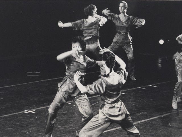 Photo:  Nancy Tutko<br/>LAURA DEAN DANCERS AND MUSICIANS<br/>'EQUATOR' 1988