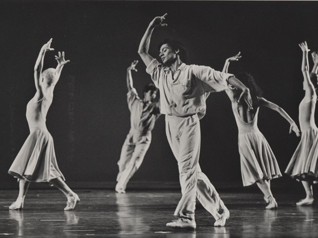 Photo:  Jay Anderson<br/>LAURA DEAN DANCERS AND MUSICIANS<br/>'INFINITY' 1990